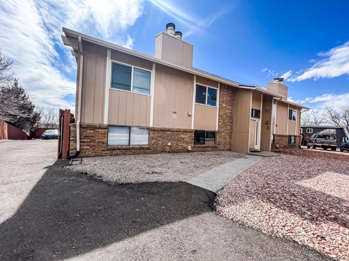 Lovely 2 Bedroom! Close To All In A 4Plex Colorado Springs Exterior photo